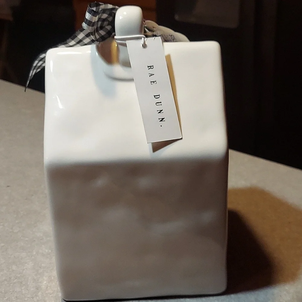 Rae Dunn Baby Bird feeder/house